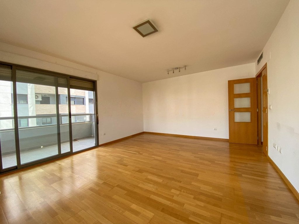 Salón sin home staging virtual